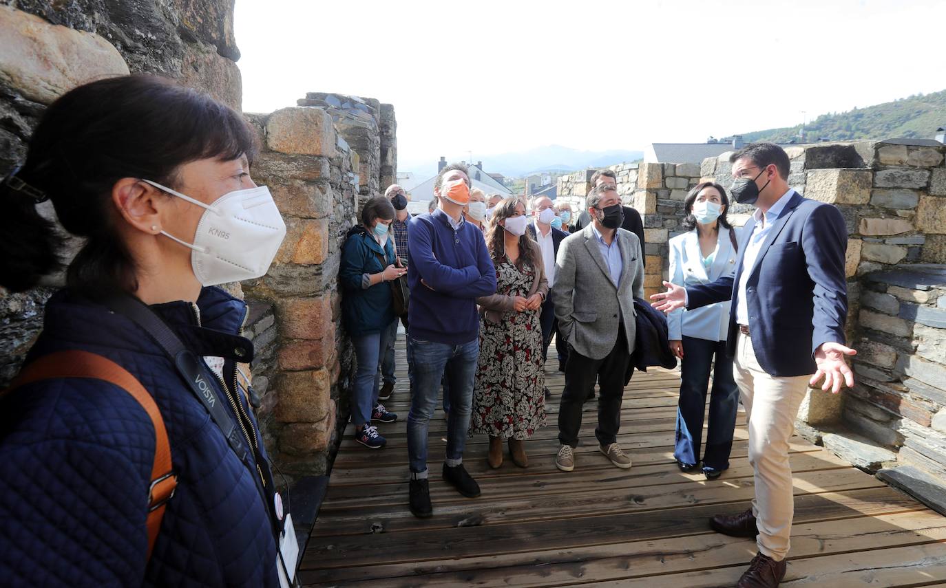 Fotos: El portavoz del Comité Ejecutivo de Ciudadanos visita Ponferrada