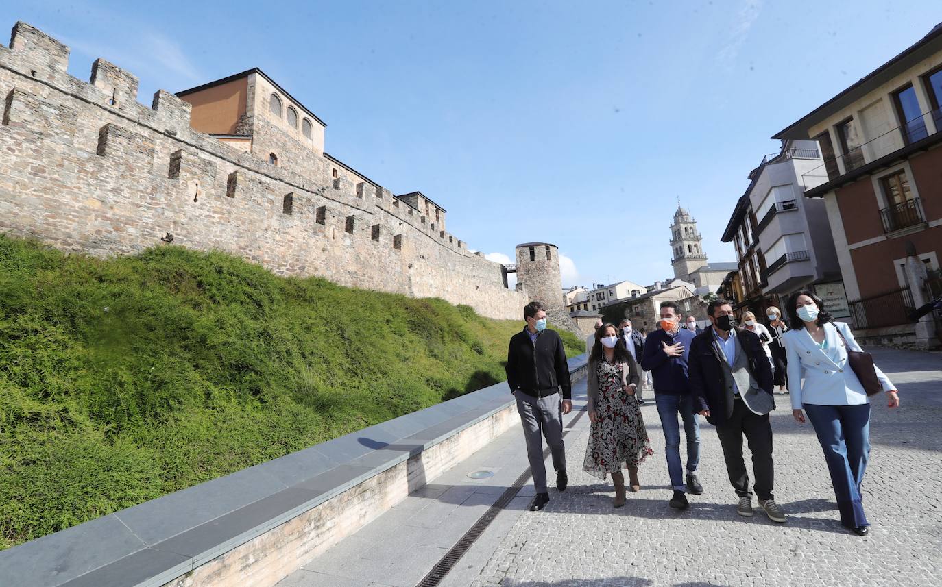 Fotos: El portavoz del Comité Ejecutivo de Ciudadanos visita Ponferrada