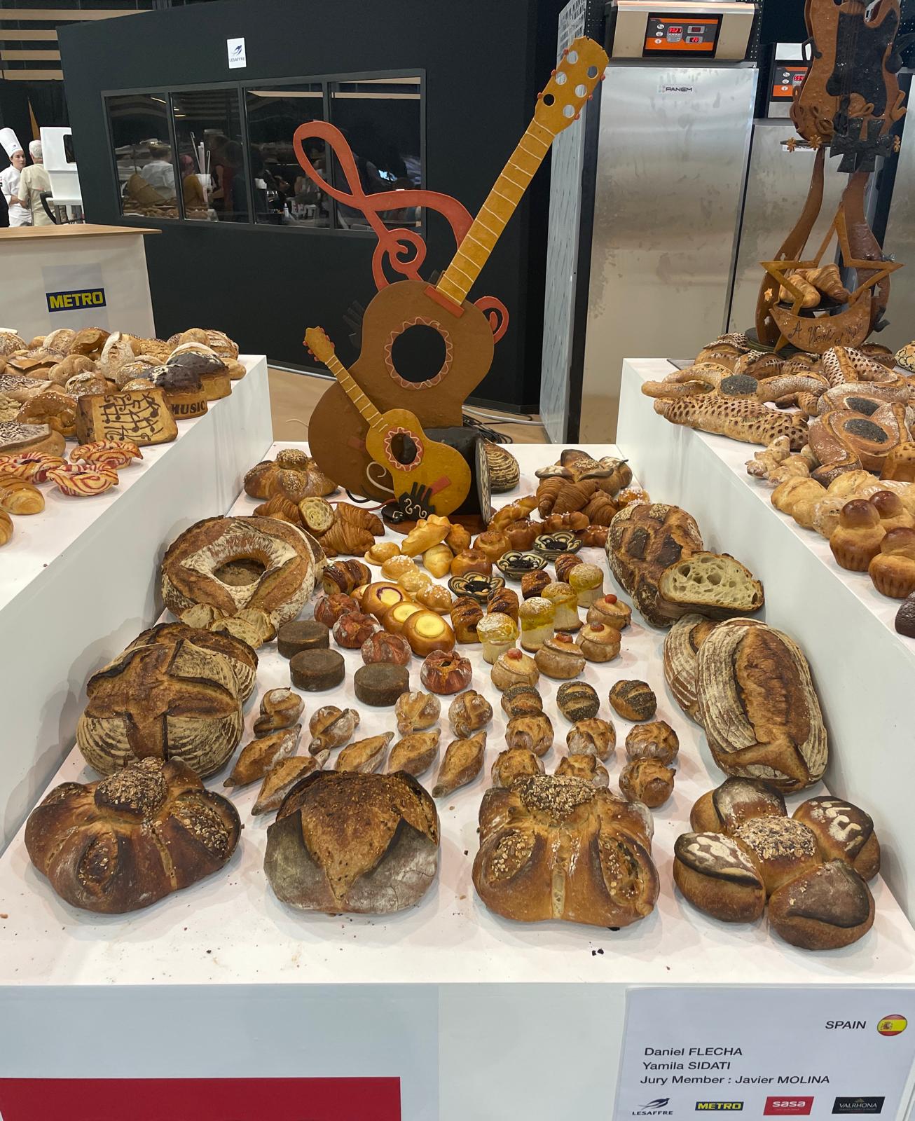 El leonés ha conseguido junto a su compañera y su entrenador alcanzar el podio de los mejores panaderos del mundo.