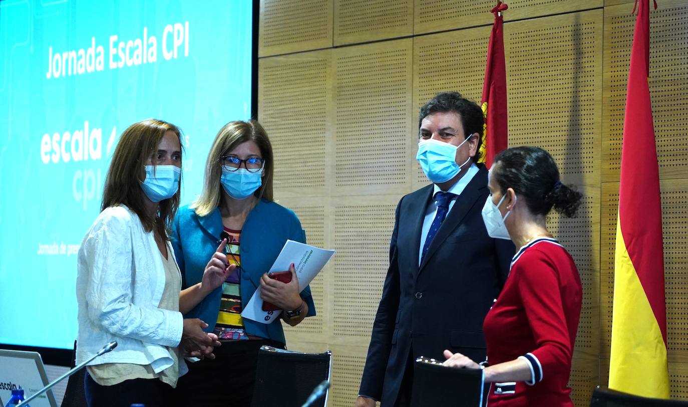 El consejero de Economía y Hacienda, Carlos Fernández Carriedo, supeditó la presentación del borrador del Proyecto de Ley de Presupuestos de Castilla y León a que el Gobierno haga pública la partida del fondo covid que están reclamado las comunidades