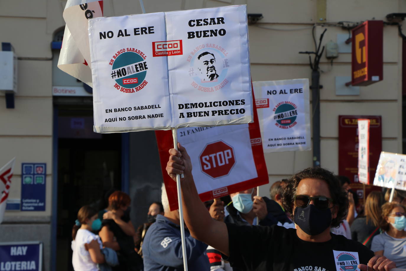 Las organizaciones sindicales solicitan «el cese total» del Ere planteado por la entidad bancaria.