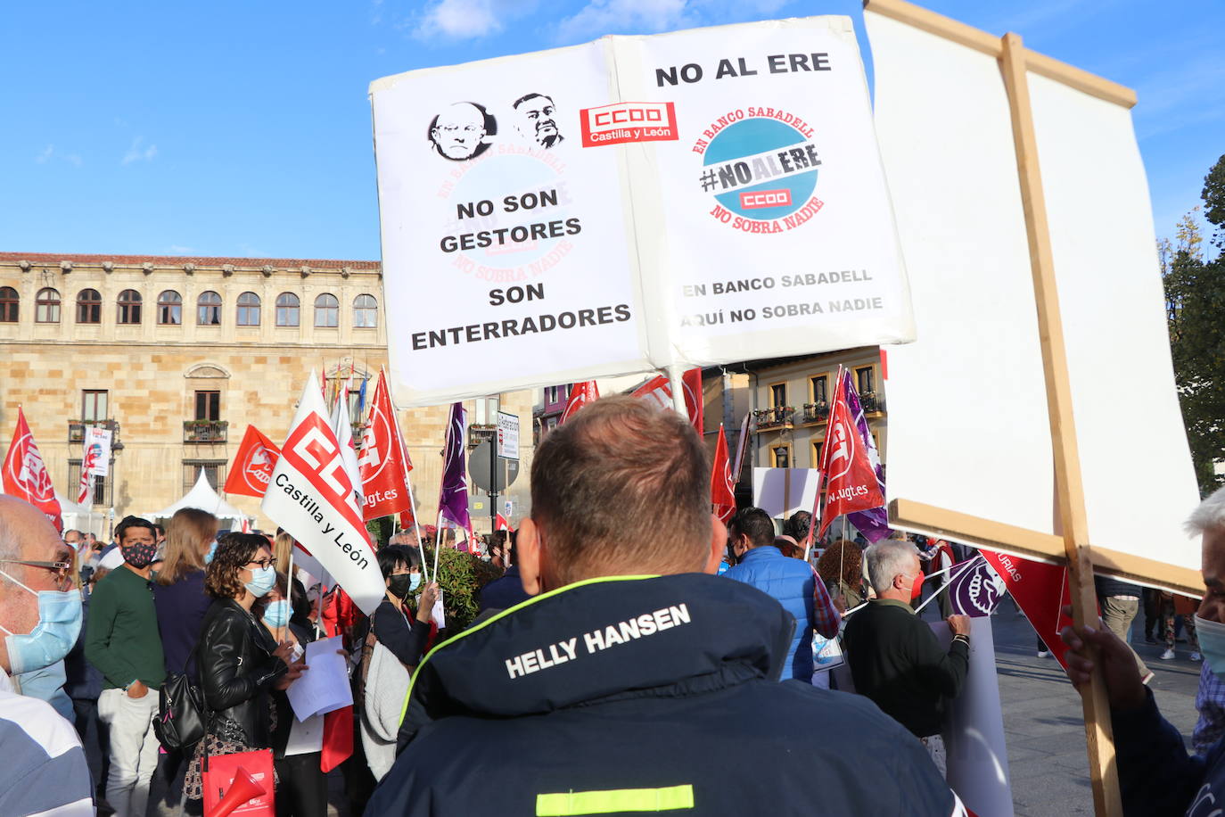 Las organizaciones sindicales solicitan «el cese total» del Ere planteado por la entidad bancaria.