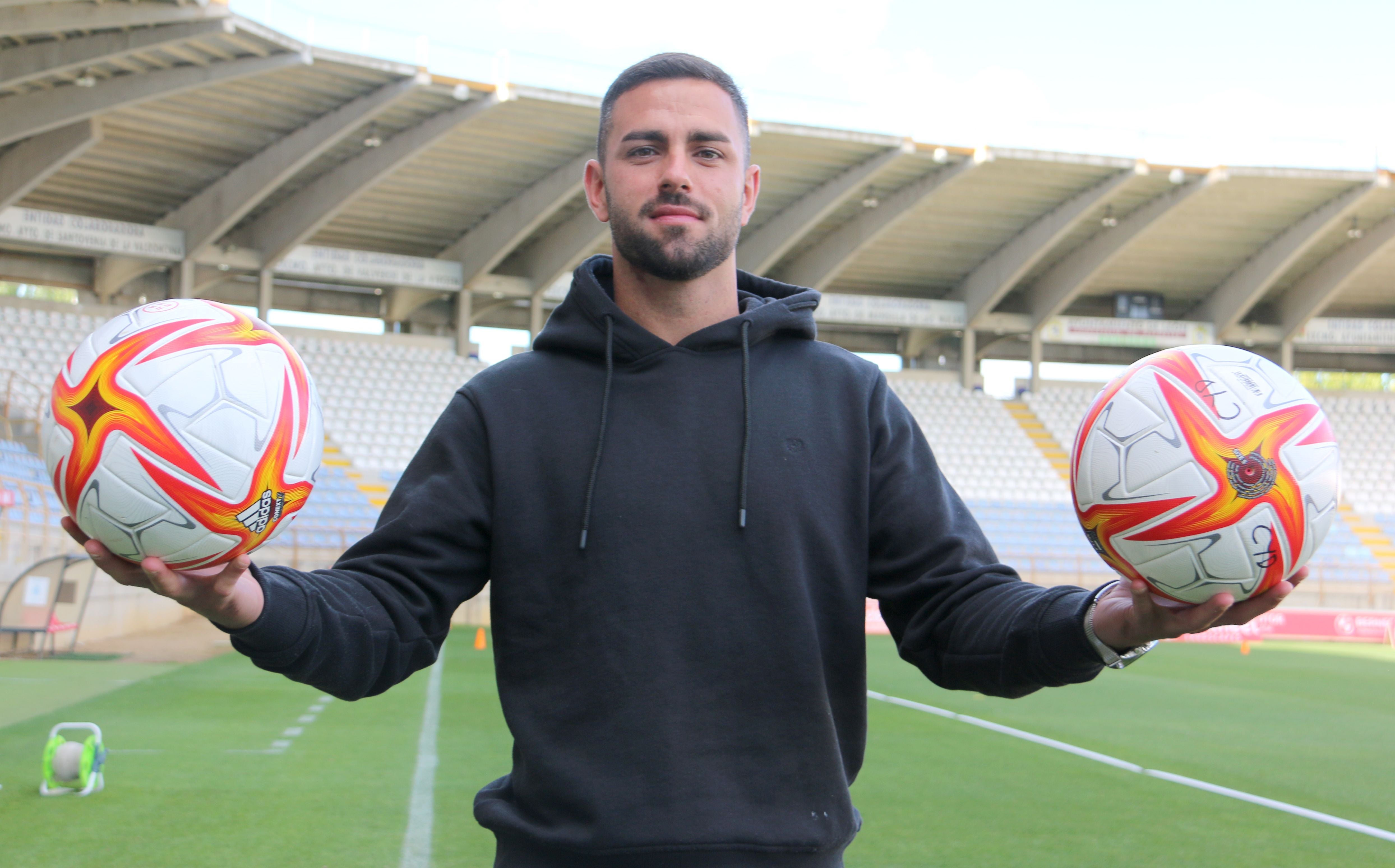 El delantero vasco de la Cultural concede una entrevista a leonoticias tras anotar sus dos primeros goles en León.