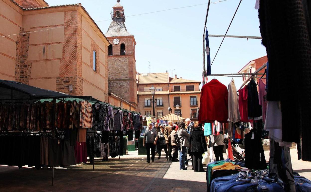 Mercado dominical en Santa María del Páramo.