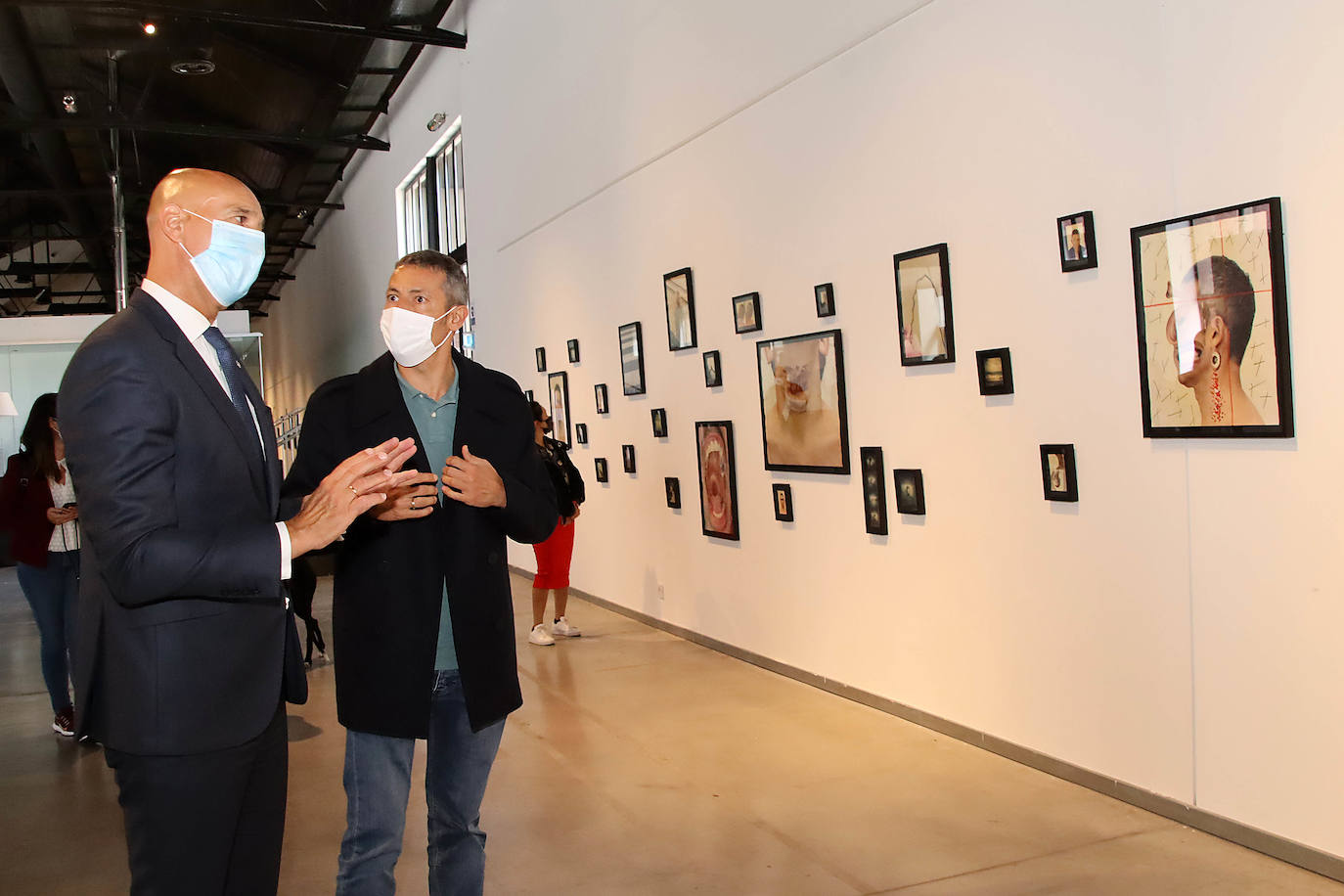 El alcalde de León, José Antonio Diez, preside el acto de inauguración de la muestra fotográfica Expositivos 21.