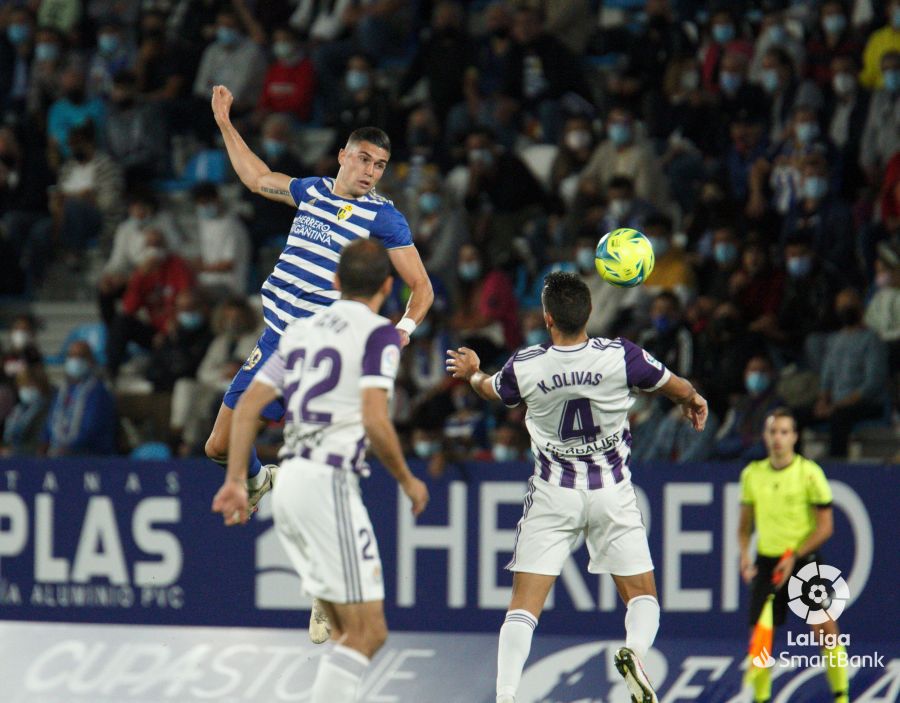 Deportiva y Valladolid ofrecen un vibrante partido que acaba con empate 2-2 con doblete de Yuri