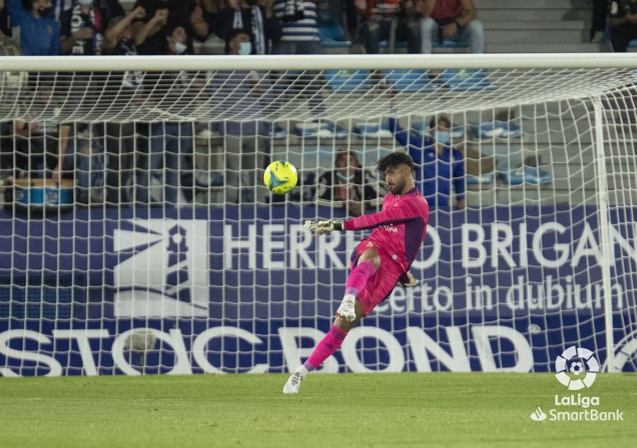 Deportiva y Valladolid ofrecen un vibrante partido que acaba con empate 2-2 con doblete de Yuri