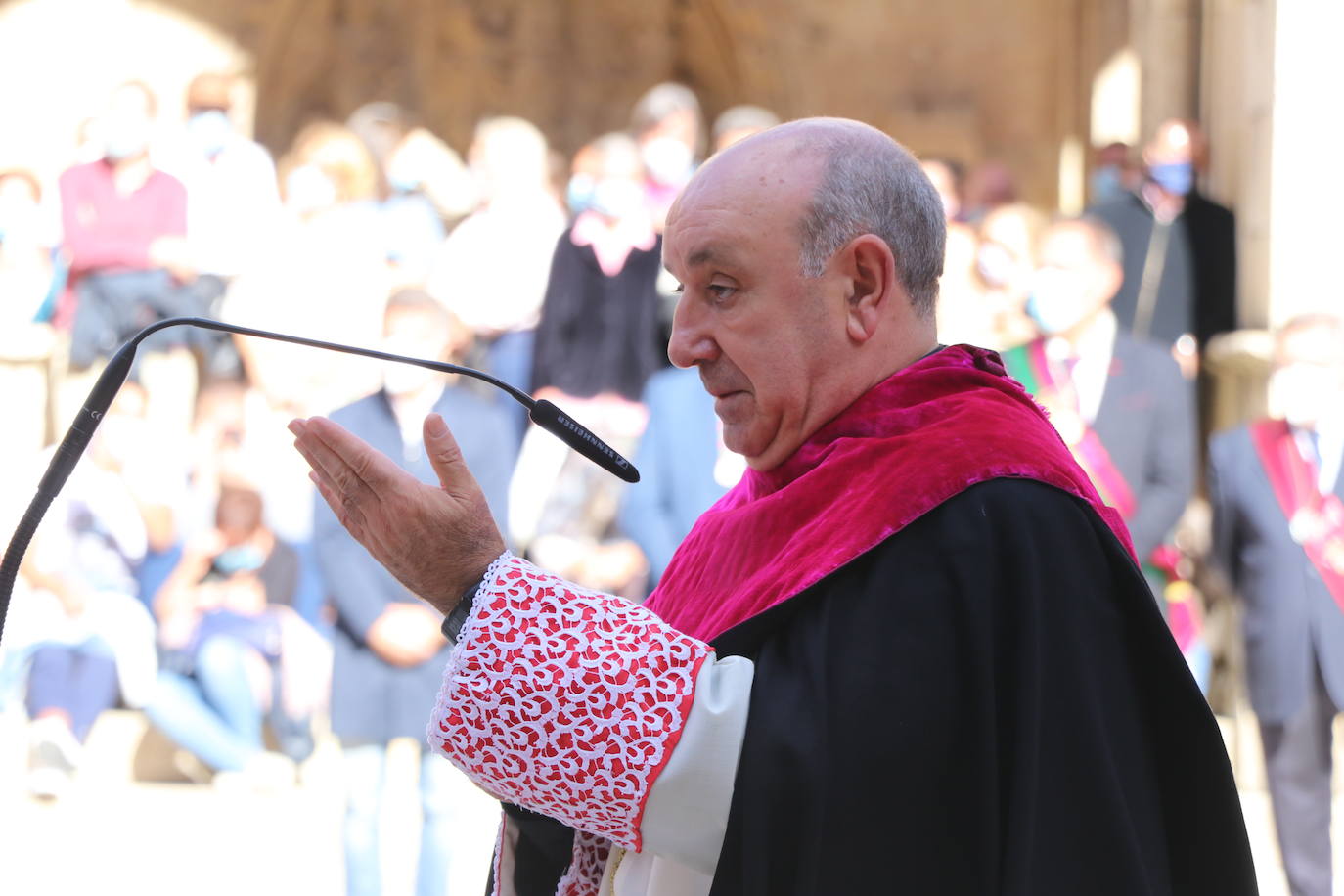 Ayuntamiento y Cabildo retomaron su habitual intercambio dialéctico sobre la obligatoriedad de la ofrenda municipal.