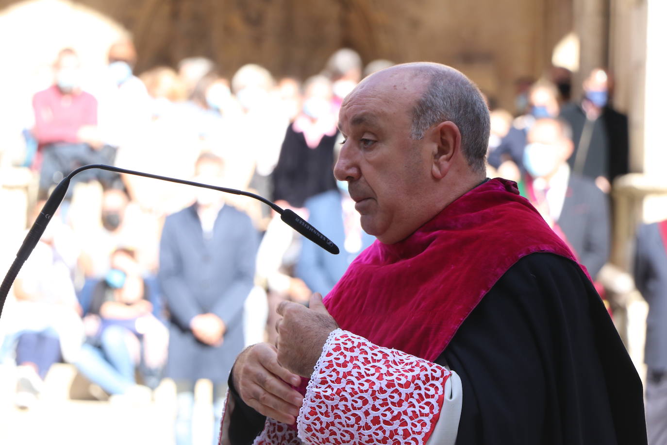 Ayuntamiento y Cabildo retomaron su habitual intercambio dialéctico sobre la obligatoriedad de la ofrenda municipal.