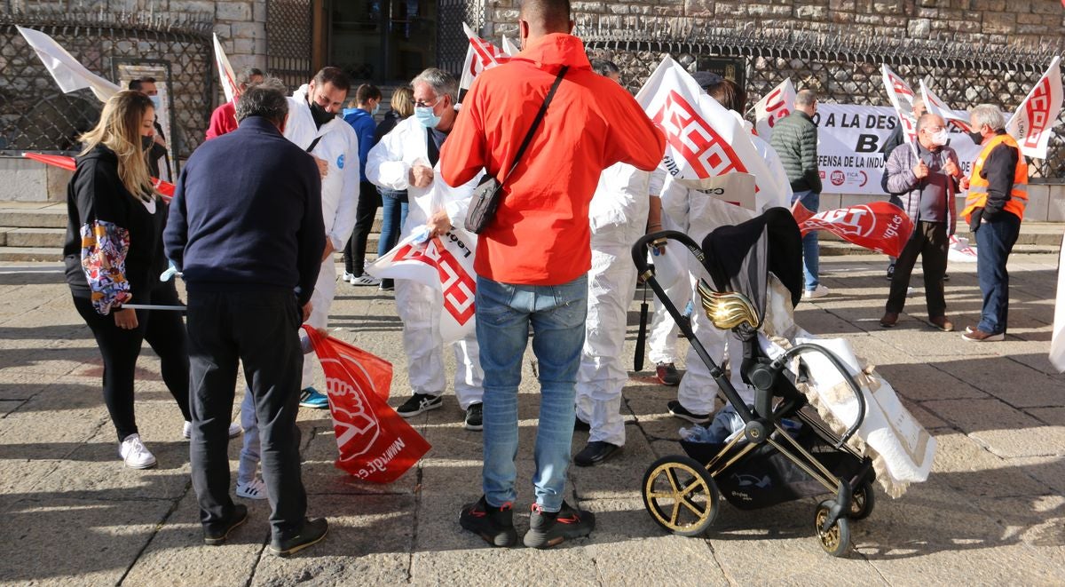 Los 52 empleados de la factoría de la empresa danesa en Villadangos del Páramo luchan contra el cierre de la misma previsto por la compañía