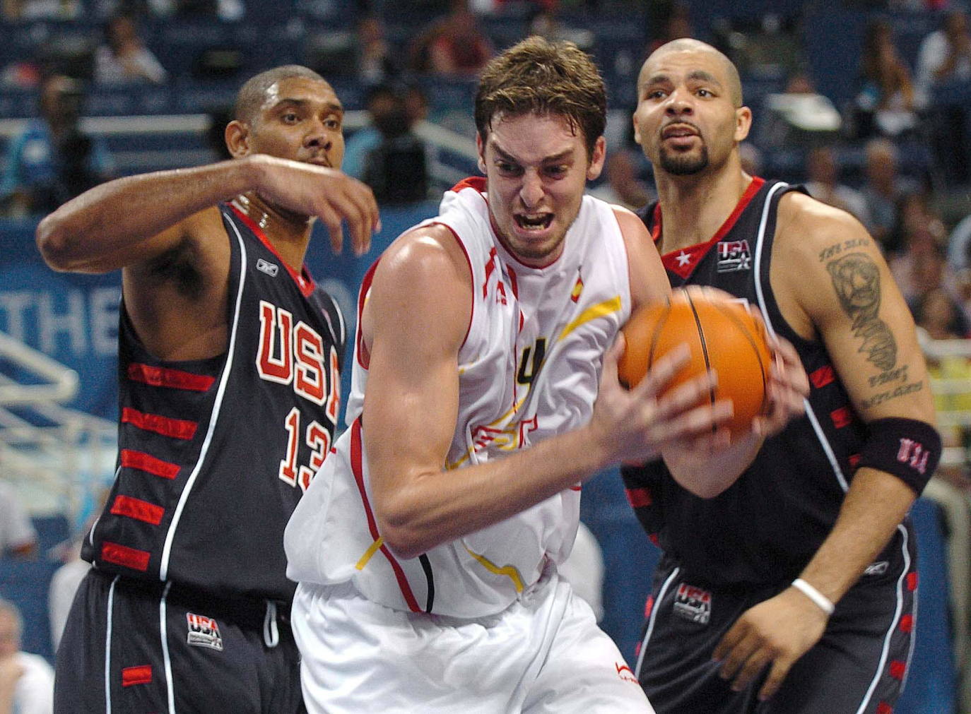 Pau Gasol, durante el partido de cuartos de final de los Juegos Olímpicos de Atenas 2004. España perdio por 94 a 102.