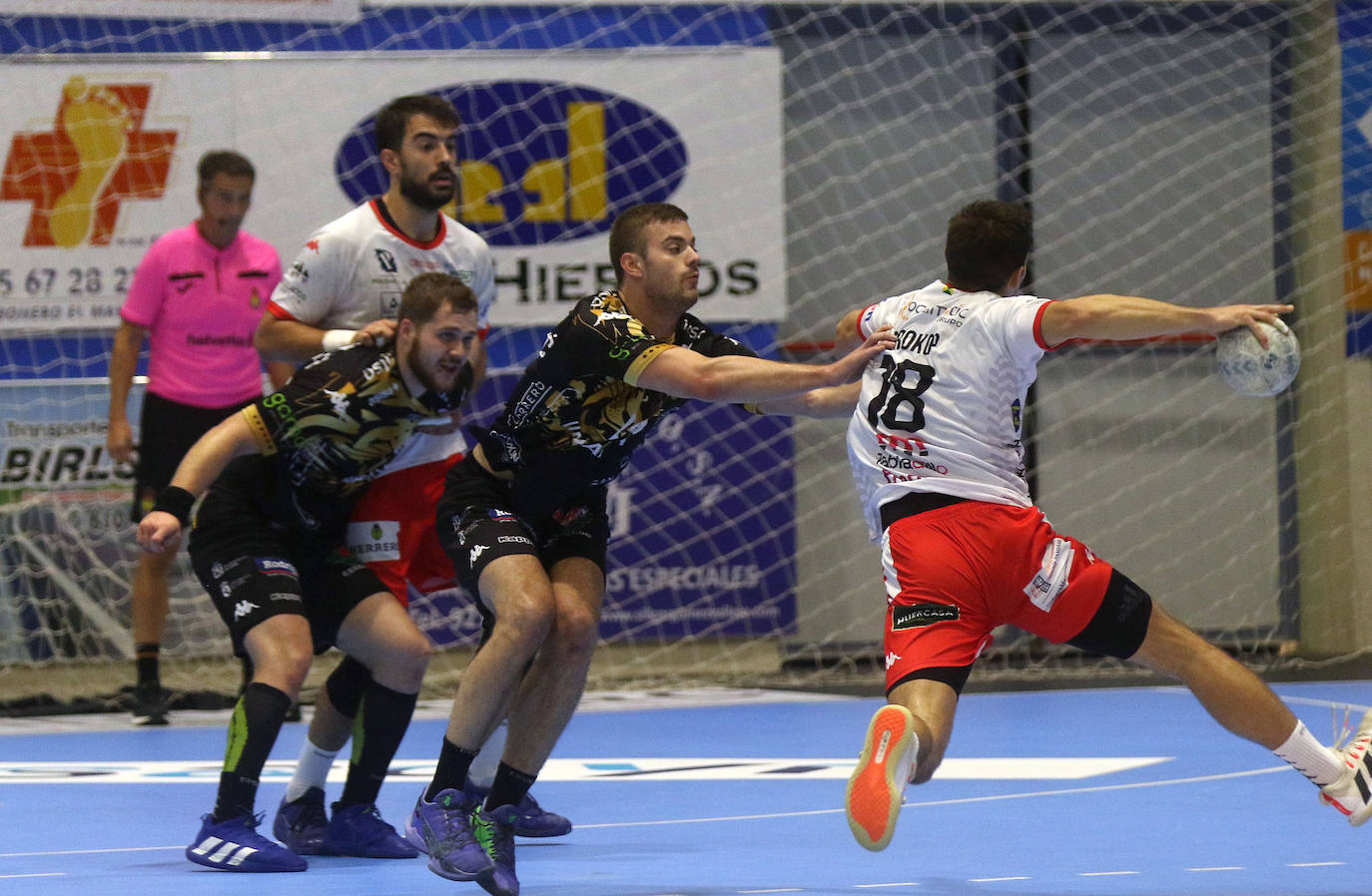 El conjunto marista sufre su tercera derrota consecutiva en Liga Sacyr Asobal, siendo superado totalmente por BM Nava