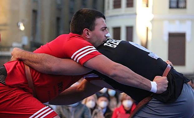 La lucha leonesa regresó al corazón de León