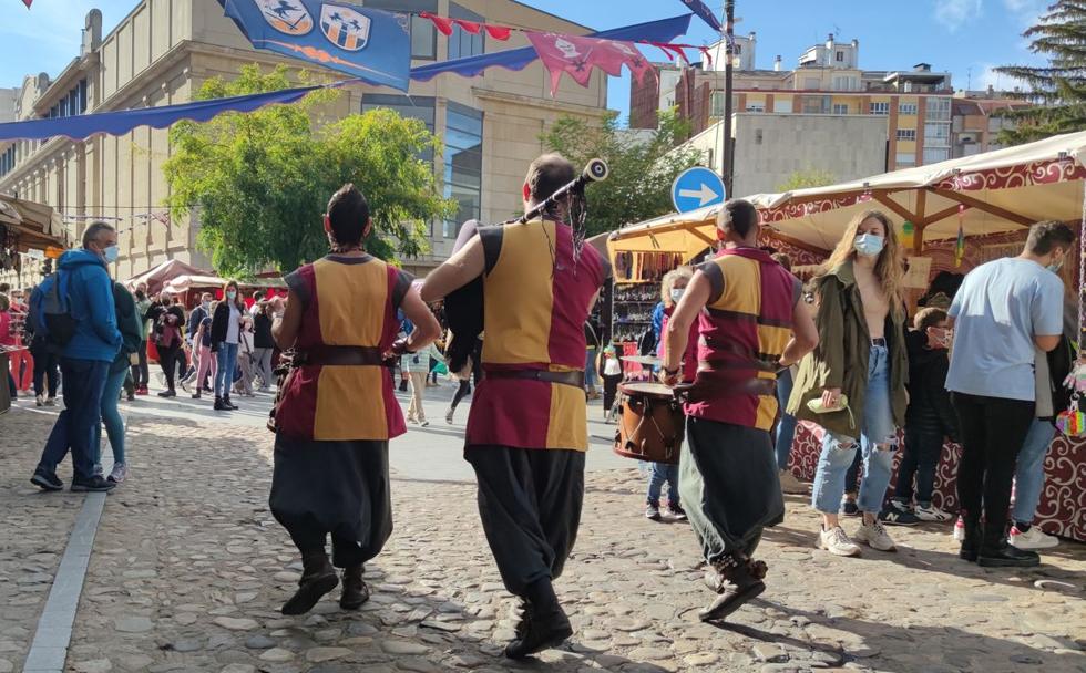 La música tradicional es protagonista en el Mercado Medieval de las Tres Culturas.