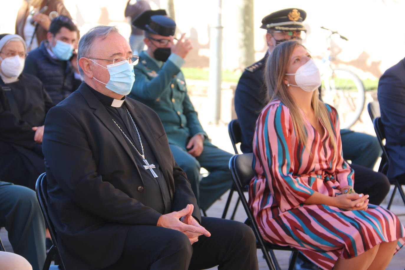 El Obispo de León bendice el mausoleo real en el que descansan los restos del monarca que unificó los reinos de León y Castilla y de sus cuatro esposas | «Es un día histórico para Sahagún» | El acto solemne se ha retrasado dos años a causa de la pandemia y ha contado con representación de la Junta, la Diputación, la villa y la Iglesia.