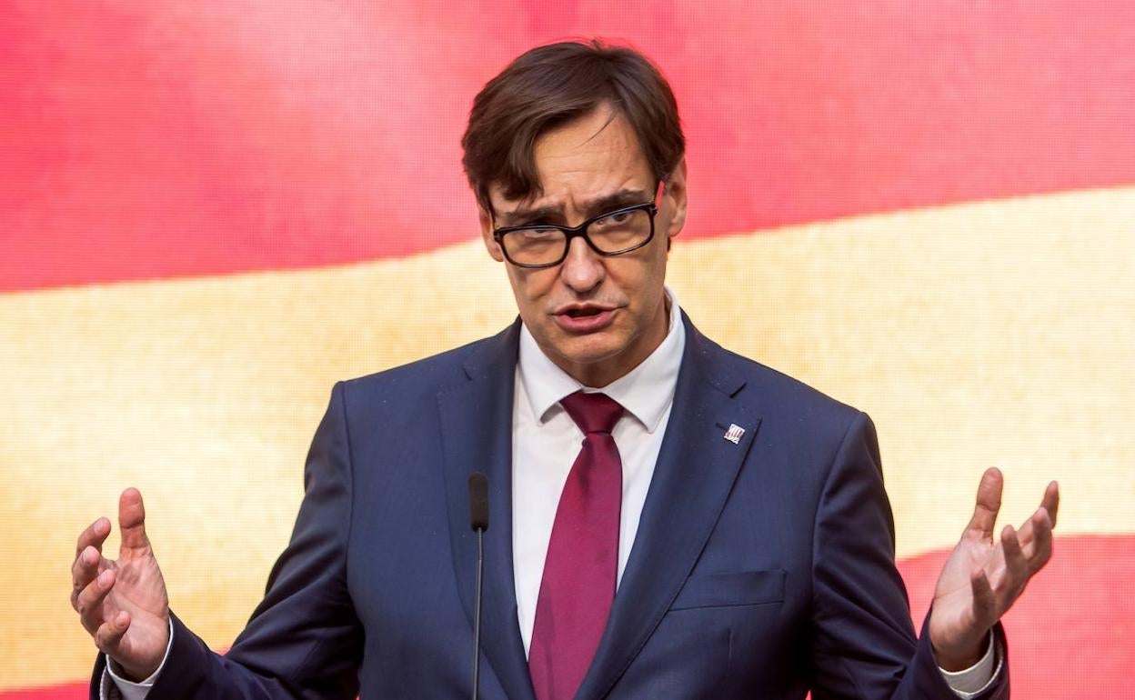 Salvador Illa representó al PSC en la manifestación del 8-O. Hoy, cuatro años después, lidera la formación socialista.