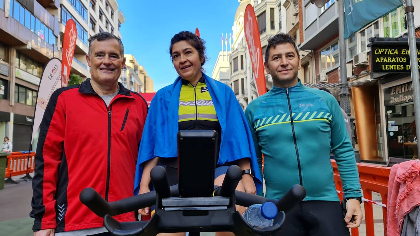 Desde primera hora de la mañana los componentes de cada equipo se han puesto a pedalear.