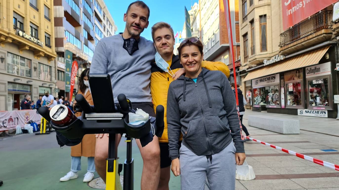 Desde primera hora de la mañana los componentes de cada equipo se han puesto a pedalear.