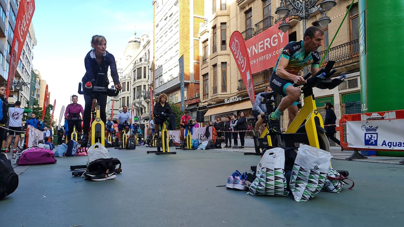 Desde primera hora de la mañana los componentes de cada equipo se han puesto a pedalear.