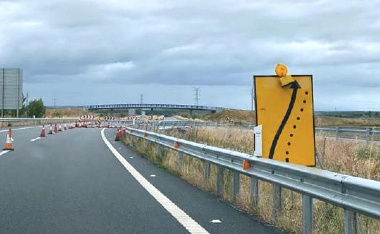 Carretera A-60 a su paso por la provincia de León.