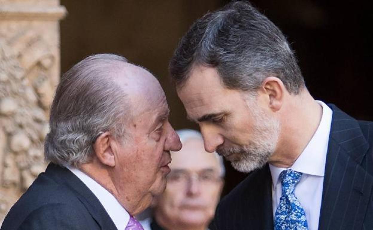 Juan Carlos I y Felipe VI, en una imagen de archivo.