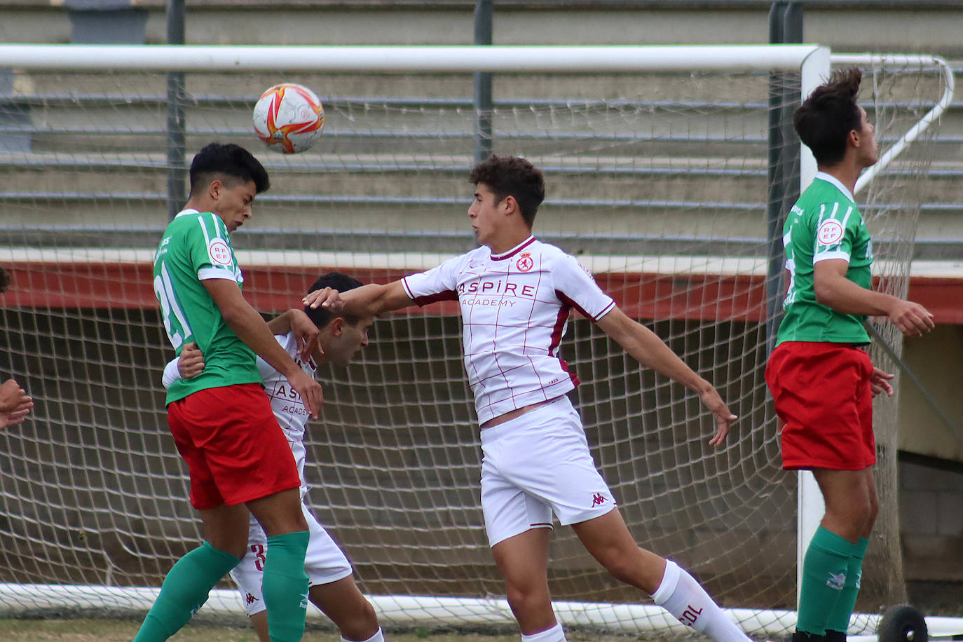 El Juvenil A culturalista sigue contando sus partidos en casa por victoria tras ganar al Trival Valderas