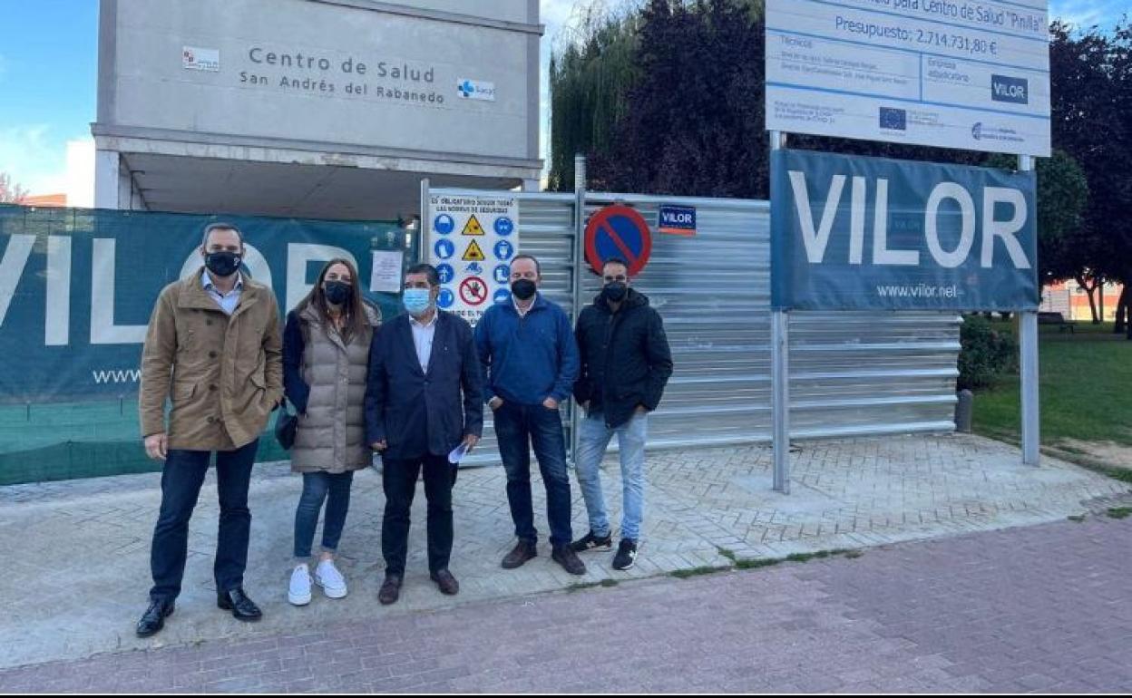 Visita de los concejales de Cs junto al Gerente de Sacyl, Manuel Mitadiel, a las obras del centro de salud de Pinilla