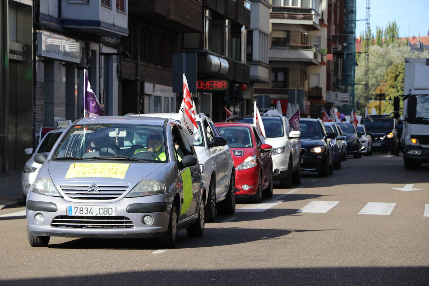 Fotos: Caravana de vehículos de Jupiter Bach contra el cierre