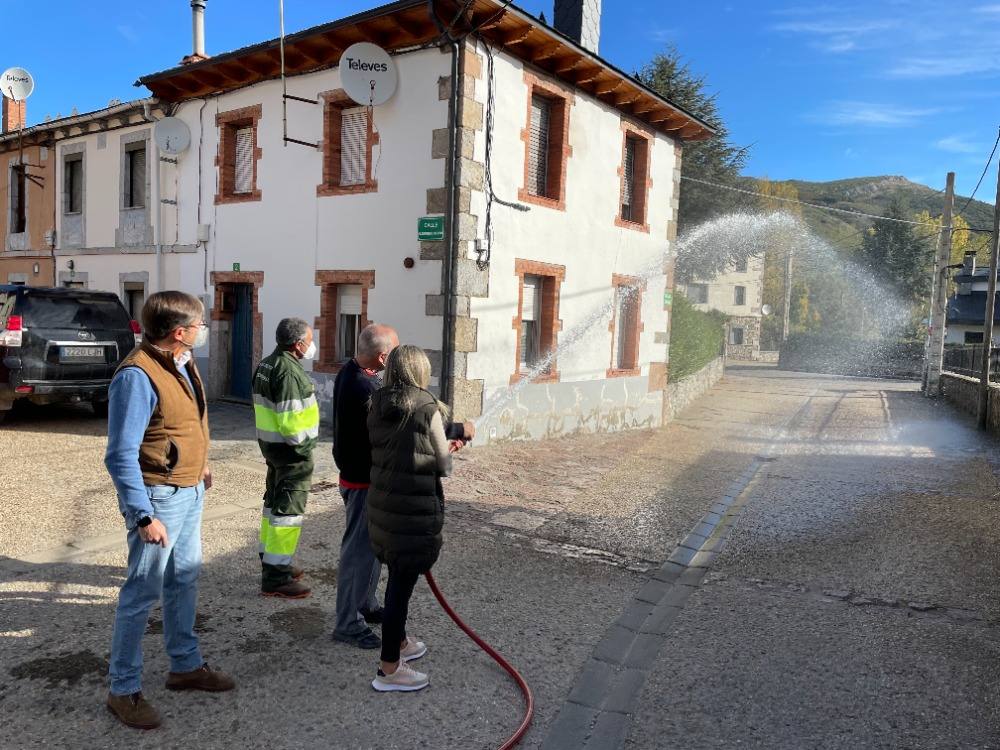 Los vecinos han recibido un curso para utilizar el material. 