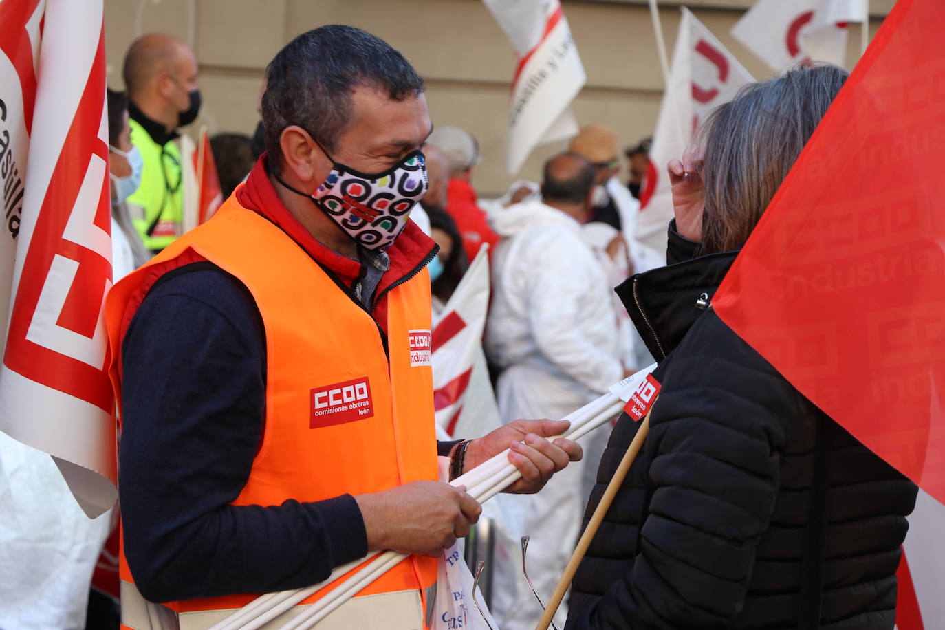 Reclaman que no haya deslocalización de sus puestos de trabajo y que no se siga adelante con la desindustrialización de León.