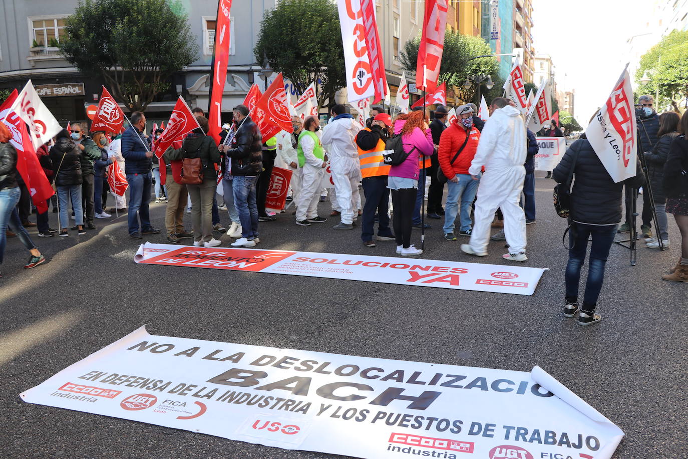 Reclaman que no haya deslocalización de sus puestos de trabajo y que no se siga adelante con la desindustrialización de León.