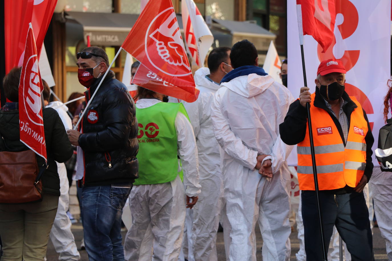 Reclaman que no haya deslocalización de sus puestos de trabajo y que no se siga adelante con la desindustrialización de León.