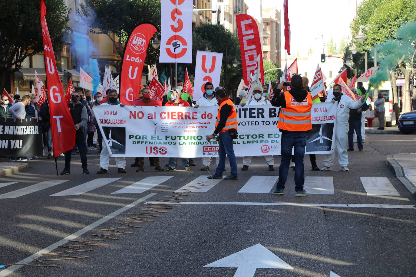 Reclaman que no haya deslocalización de sus puestos de trabajo y que no se siga adelante con la desindustrialización de León.