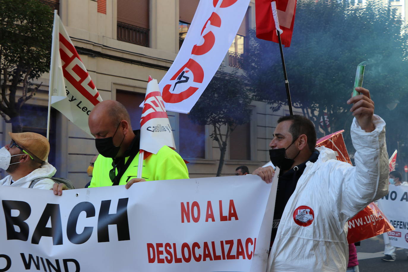 Reclaman que no haya deslocalización de sus puestos de trabajo y que no se siga adelante con la desindustrialización de León.