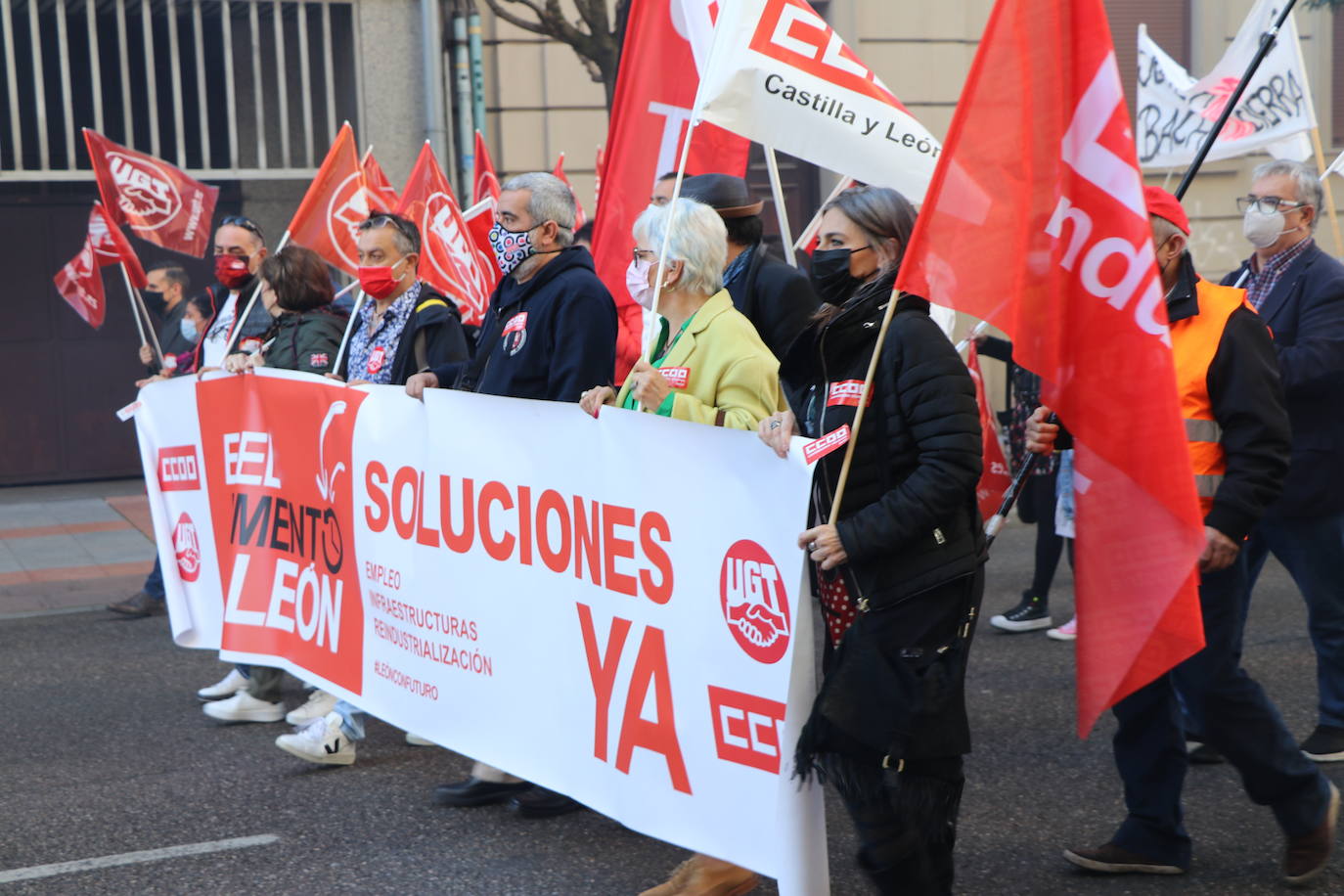 Reclaman que no haya deslocalización de sus puestos de trabajo y que no se siga adelante con la desindustrialización de León.