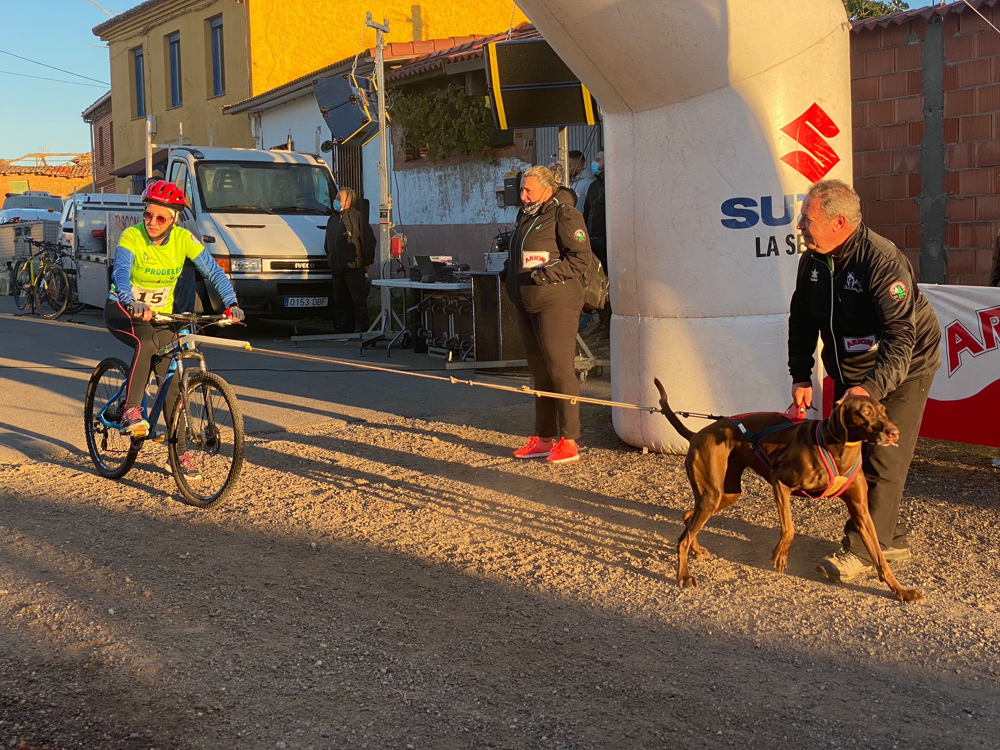 125 participantes de cuatro disciplinas han rodado con sus perros en la mañana de este domingo por las tierras de la Sobarriba.