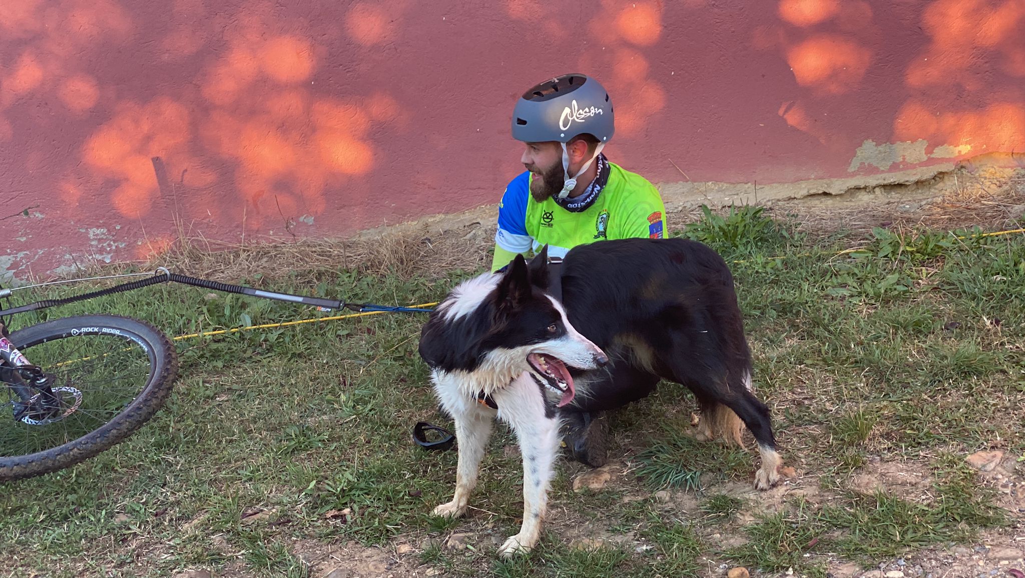 125 participantes de cuatro disciplinas han rodado con sus perros en la mañana de este domingo por las tierras de la Sobarriba.