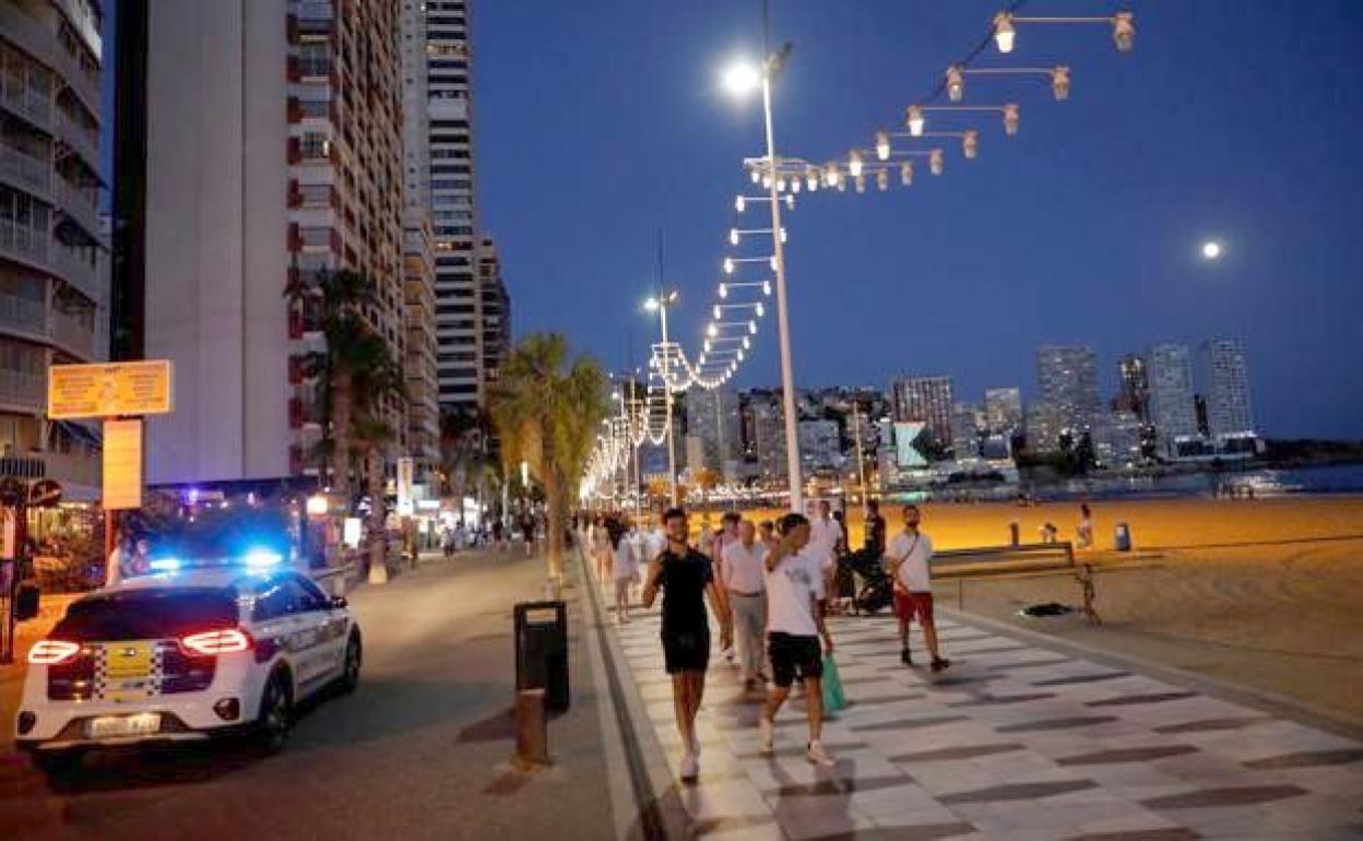 Imagen del paseo principal de Benidorm. 