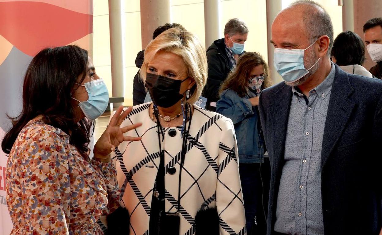 La consejera de Sanidad, Verónica Casado, clausura la jornada de presentación del ''Plan persona. Centrando la asistencia sanitaria en ti''.