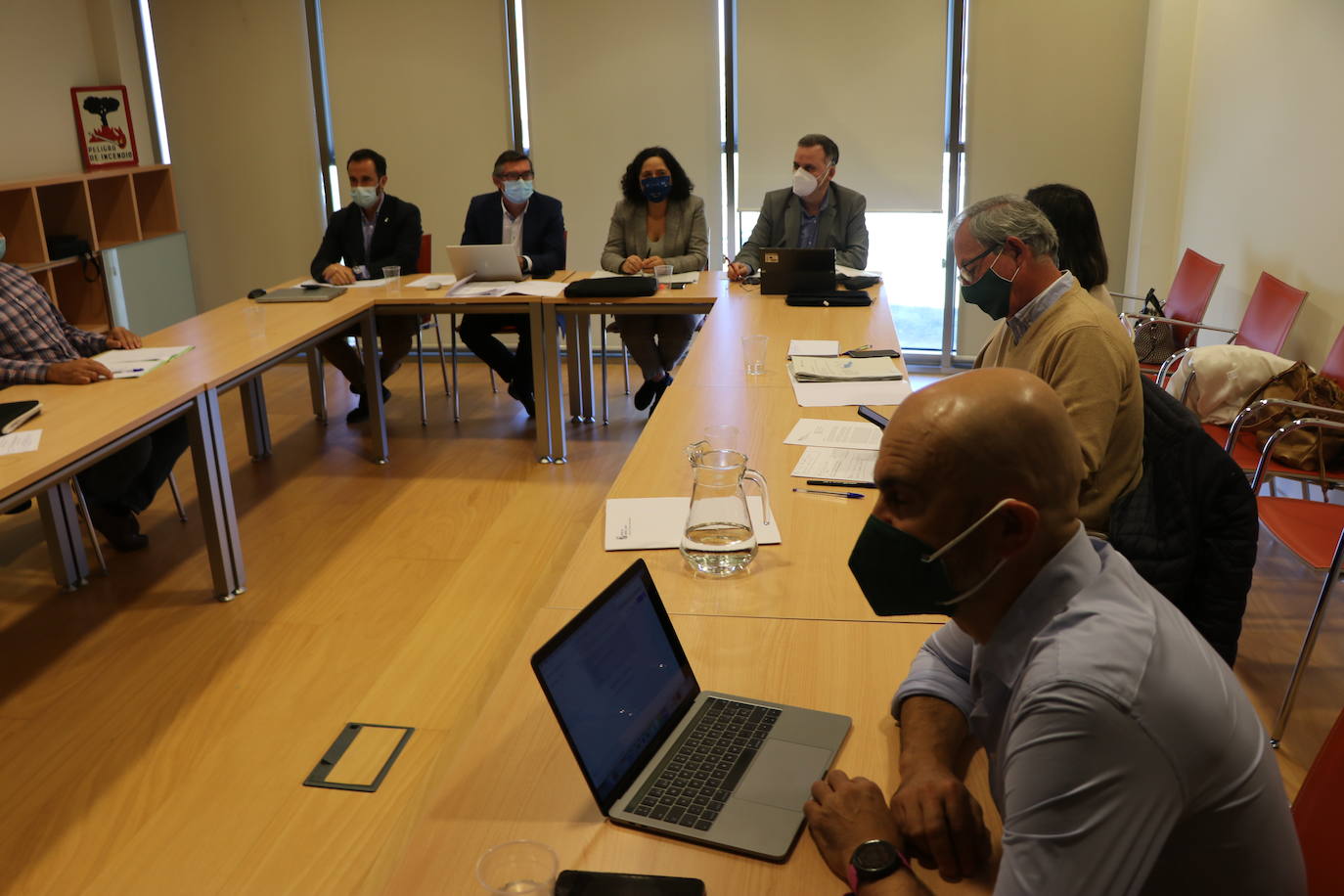 El director general de Patrimonio Natural y Política Forestal, José Ángel Arranz, se reúne con sus homólogos de Asturias, David Villar; Cantabria, Antonio Javier Lucio y Galicia, Belén María do Campo, para constituir el grupo de trabajo de las comunidades autónomas del noroeste sobre el lobo.