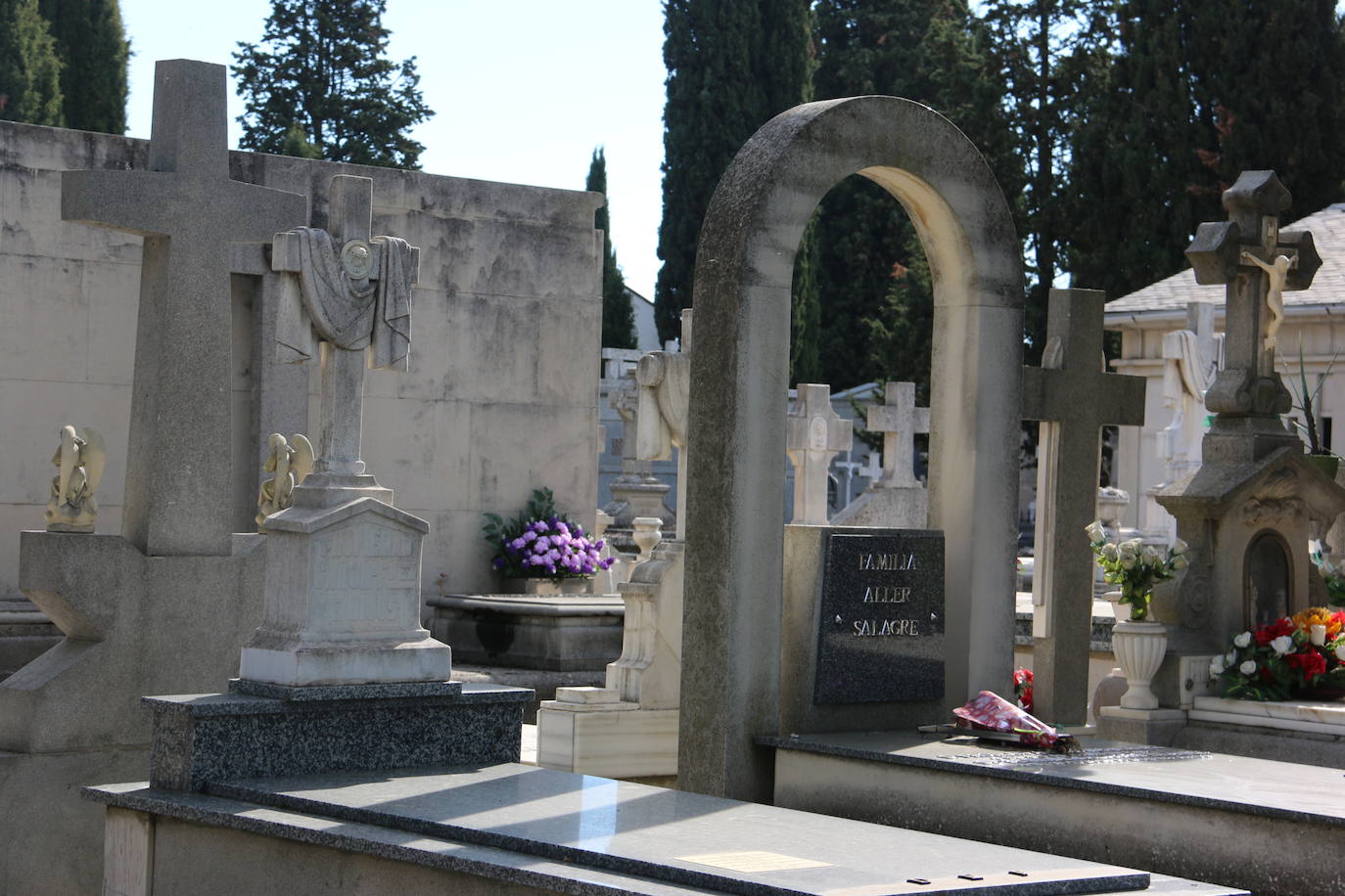 La festividad volverá a llevar hasta el camposanto leonés a un buen número de familiares y amigos de los difuntos.