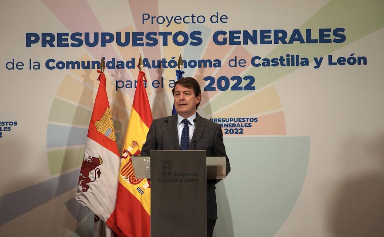 El presidente de la Junta de Castilla y León, Alfonso Fernández Mañueco presenta el proyecto de Ley de Presupuestos Generales de la Comunidad para 2022.