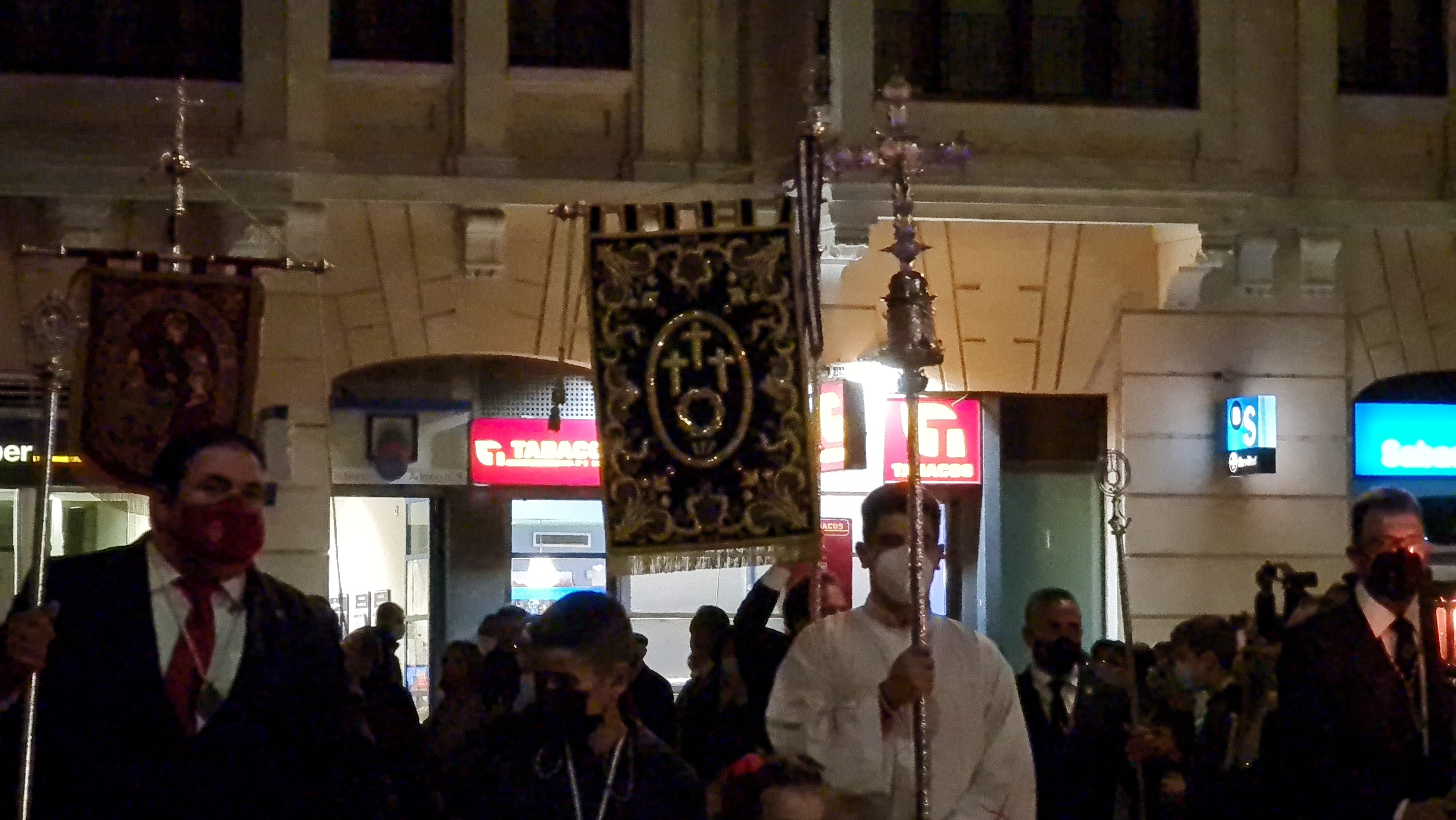 La parroquia de San Marcelo, en colaboración con la Hermandad de Santa Marta y de la Sagrada Cena y la Cofradía de las Siete Palabras de Jesús en la Cruz, procesiona al santo cuyos restos reposan en la iglesia a la que da nombre en un emotivo acto seguido por numeroso público. 