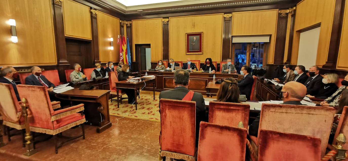Fotos: Pleno ordinario del Ayuntamiento de León
