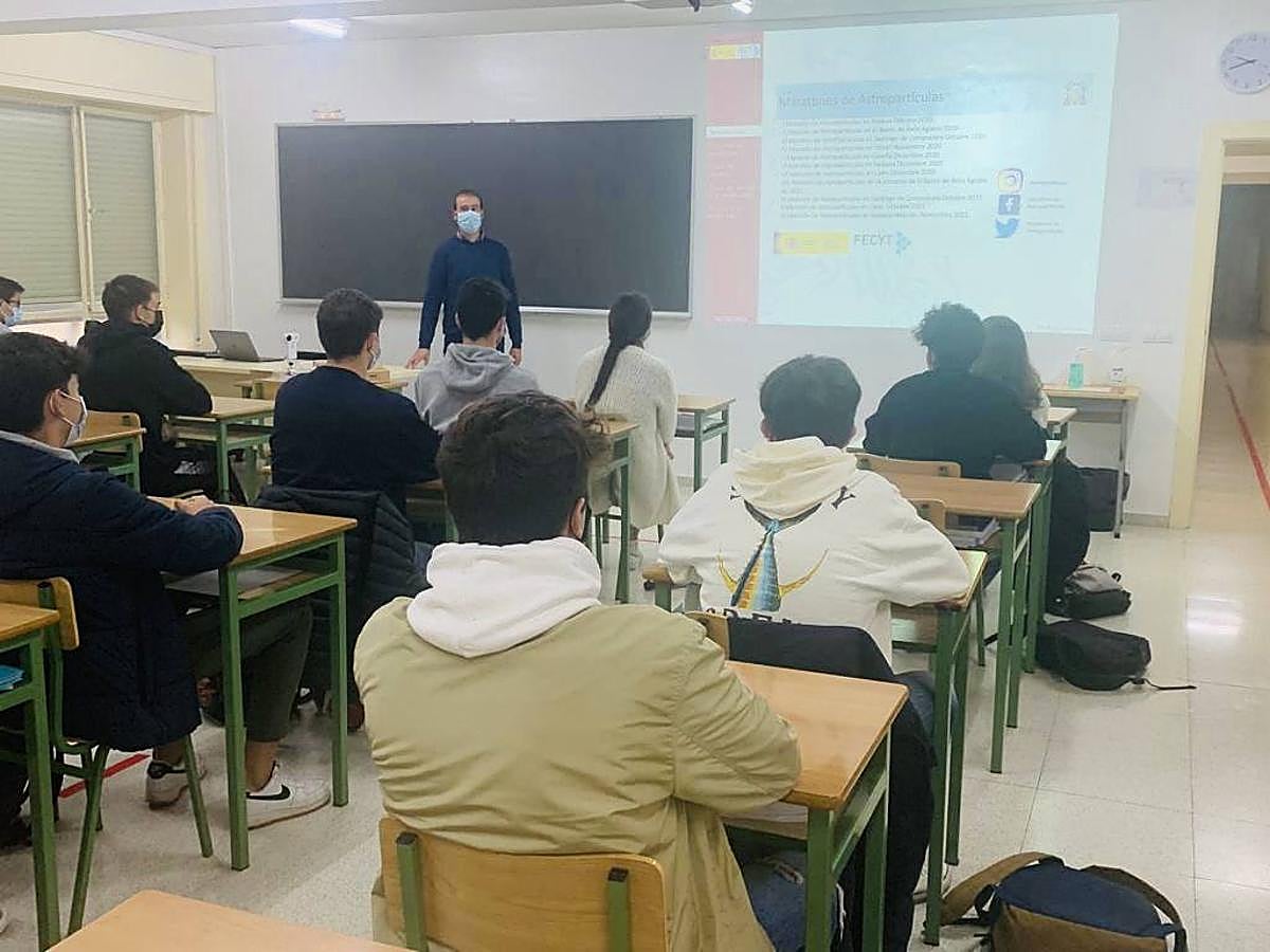 Los alumnos del Leonés asisten al ciclo de conferencias organizado por el Ministerio de Ciencia 