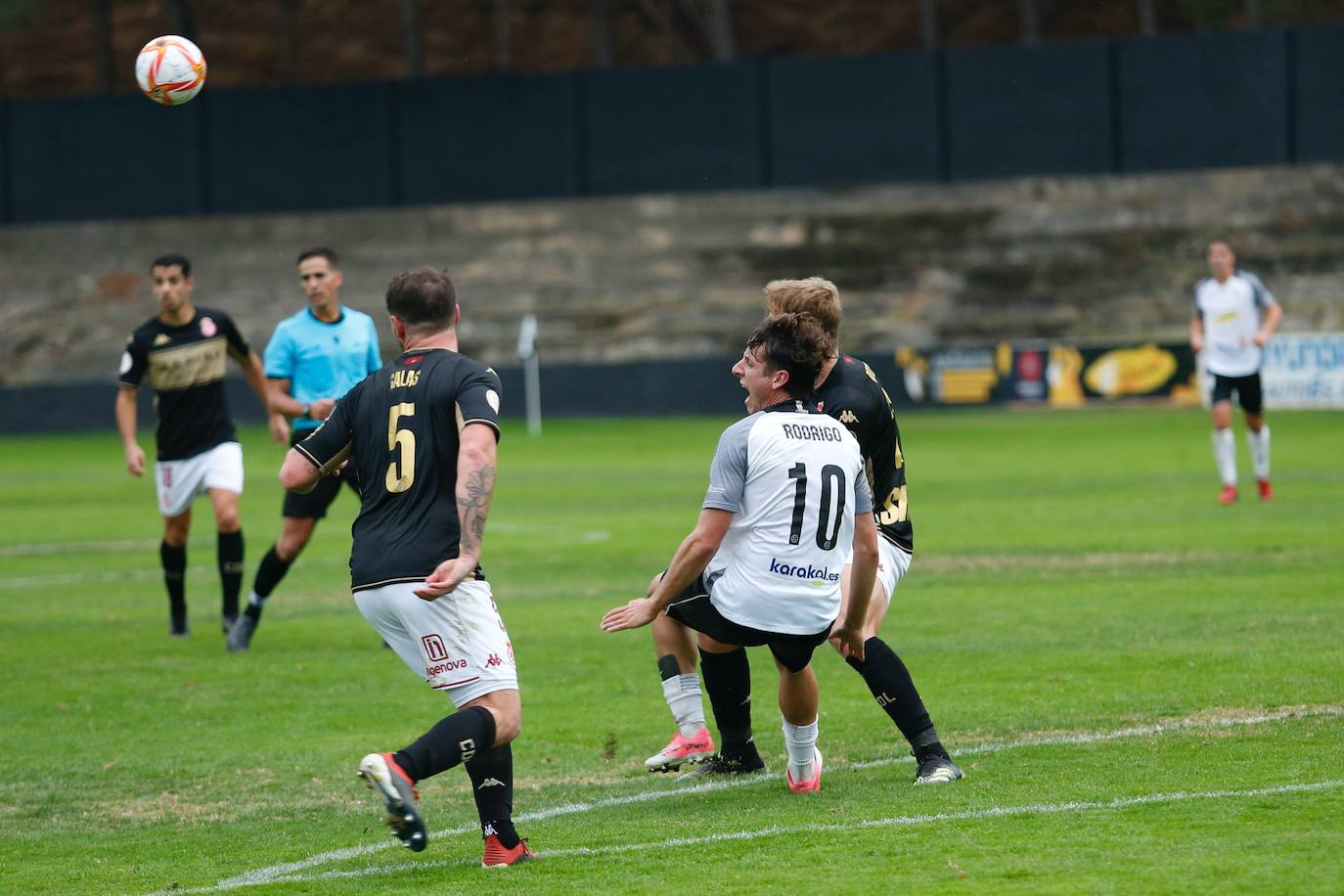 El conjunto leonés no pasa del empate (1-1) ante el colista del grupo 1 de la Primera RFEF.