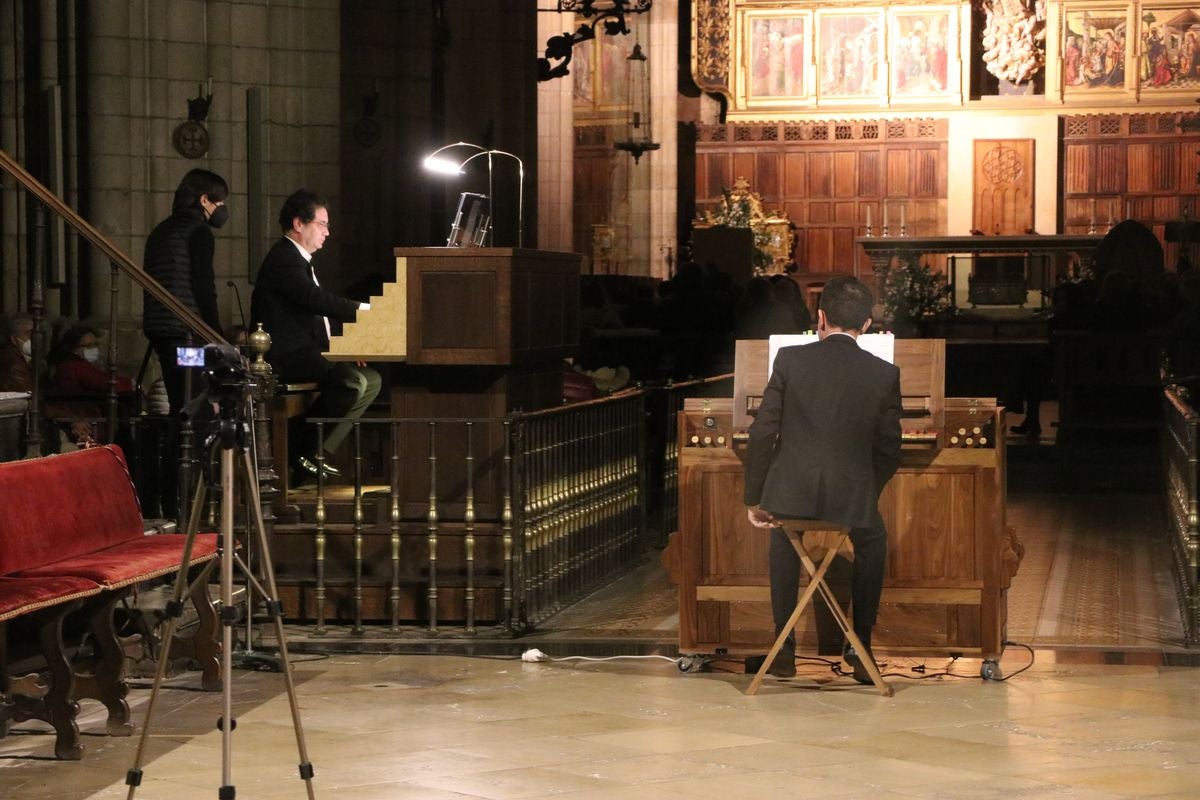 La Catedral de León acoge el II Ciclo Internacional de Órgano Catedral de León con un concierto a dos órganos de la mano de Germán González y Francisco Javier Jiménez.