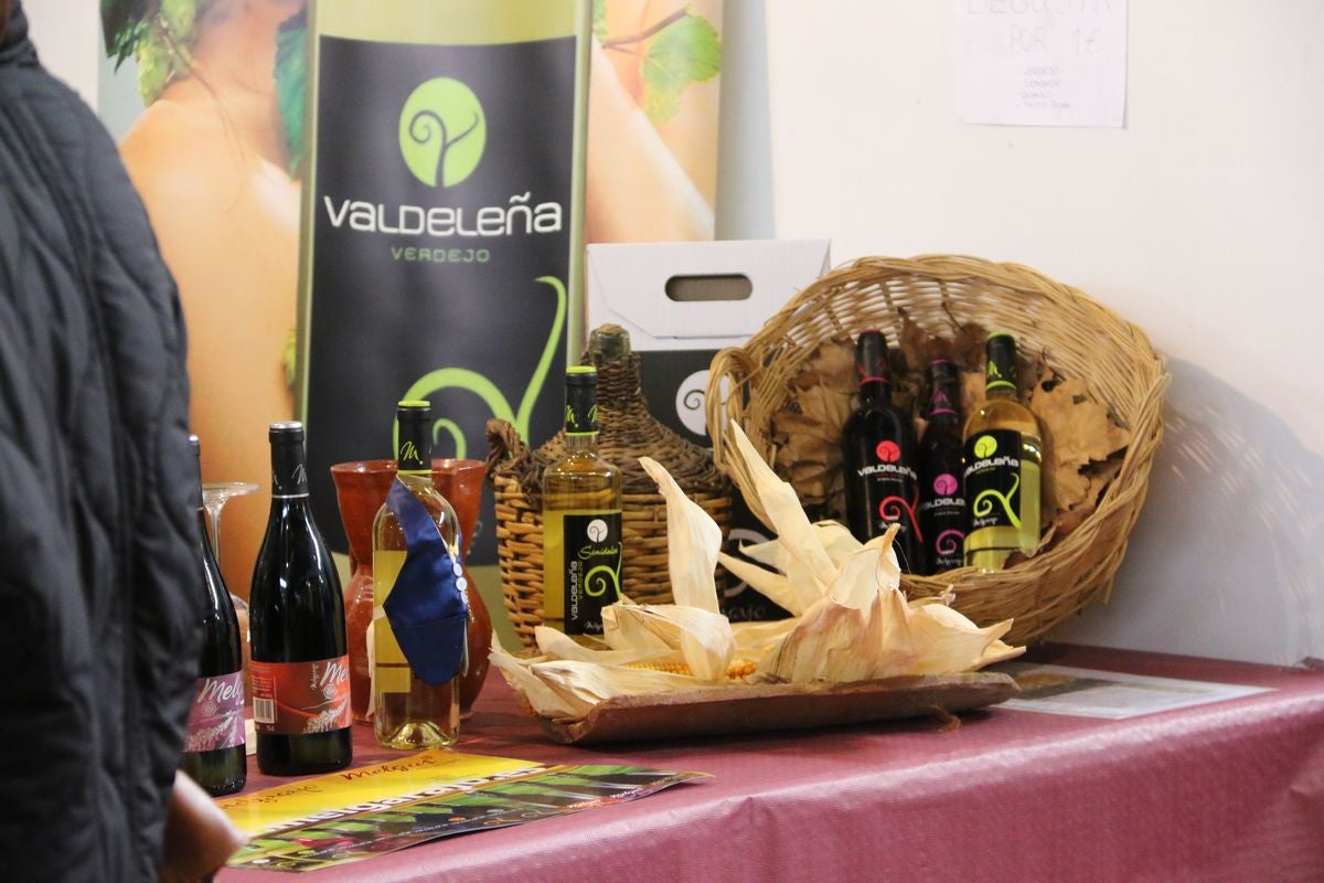 Mas de 70 stands de productos se han dado cita en la 48 edición de la Feria de San Simón en Sahagún.