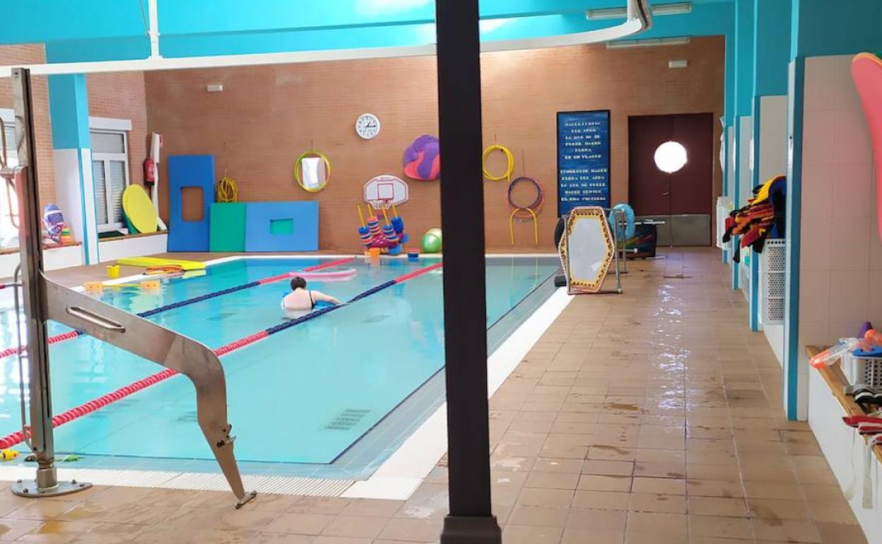 La piscina del Centro tiene un suelo regulable para facilitar la terapia. 
