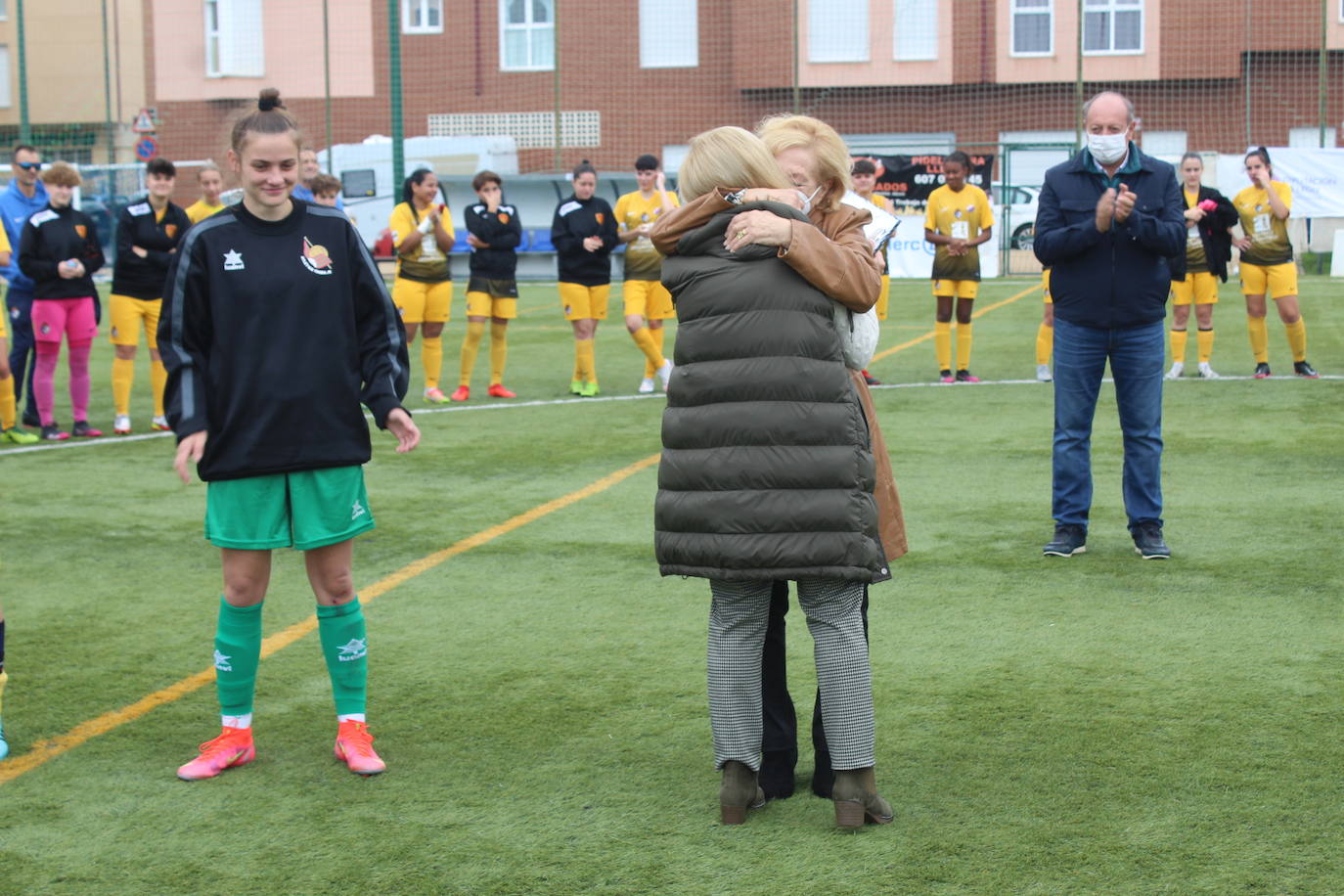 La I Copa Diputación de fútbol femenino ha servido para realizar un tributo a una de las grandes impulsoras de este deporte en la provincia